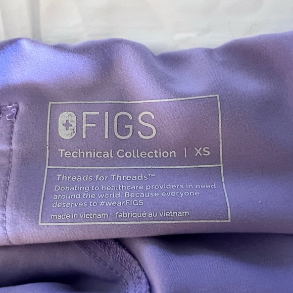 FIGS Scrub Set *Limited Edition* - Picture 2 of 5